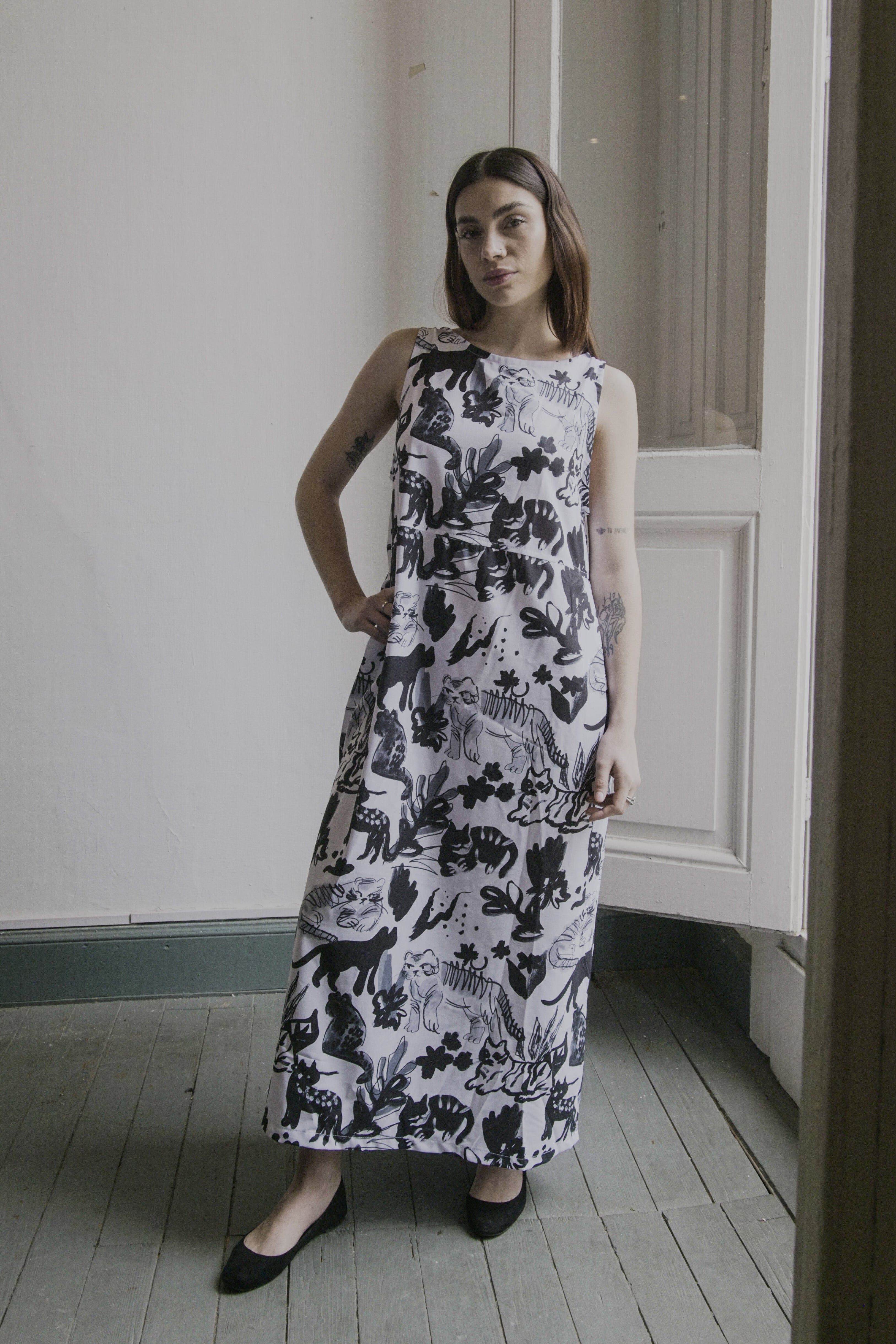 Vestido maxi Gatos y Flores - TRAZOS